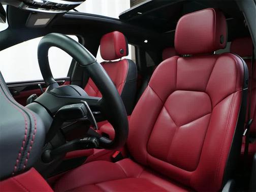 2023 Porsche Macan T