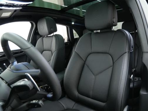 2025 Porsche Macan S