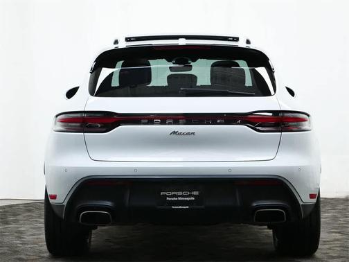 2022 Porsche Macan AWD