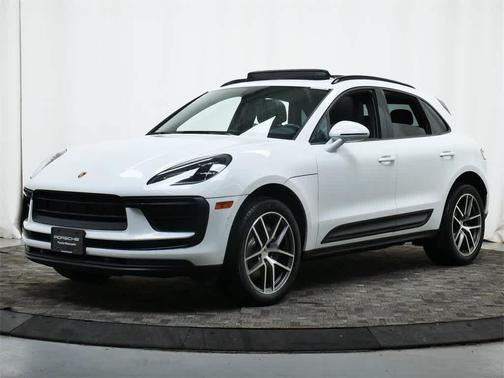2022 Porsche Macan AWD