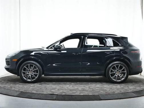 2023 Porsche Cayenne Platinum Edition