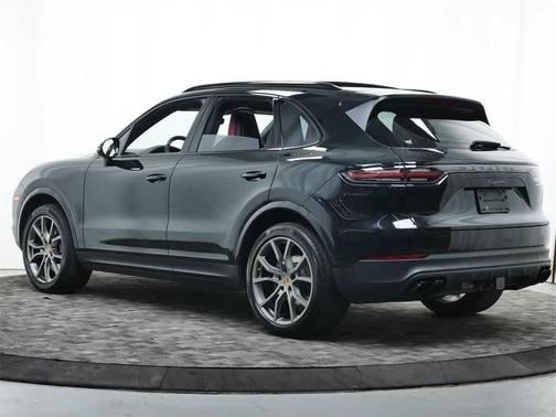 2023 Porsche Cayenne Platinum Edition