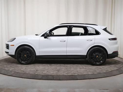 White 2024 Porsche Cayenne Cayenne
