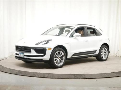 2025 Porsche Macan Base