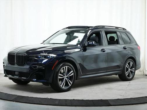 2022 BMW X7 M50i