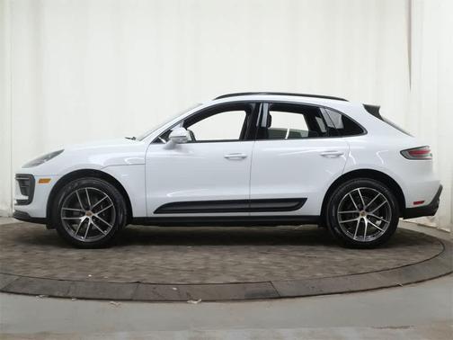 2025 Porsche Macan AWD