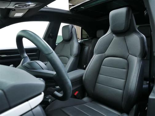 2025 Porsche Macan 4