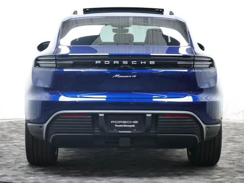 2025 Porsche Macan 4
