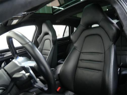 2018 Porsche Panamera Turbo