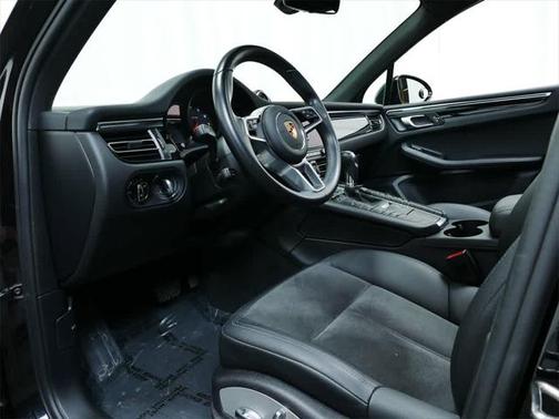 2021 Porsche Macan Base