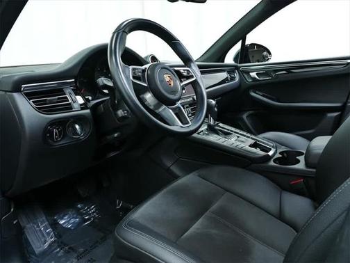 2021 Porsche Macan Base