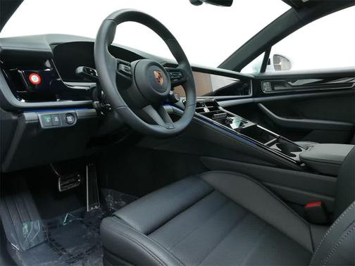 2026 Porsche Panamera 4
