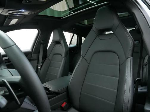 2026 Porsche Panamera 4