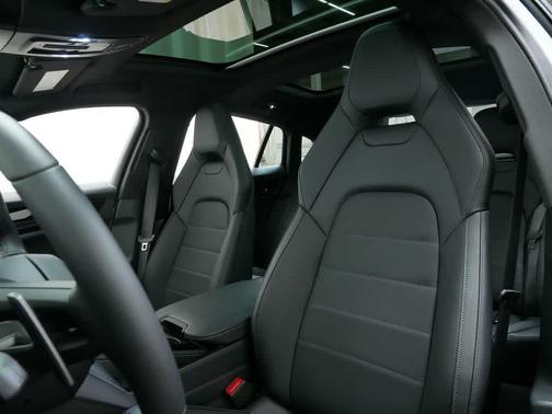 2026 Porsche Panamera 4