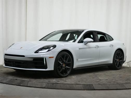2026 Porsche Panamera 4