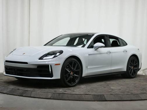 2026 Porsche Panamera 4