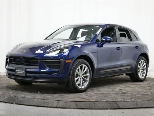 2025 Porsche Macan AWD