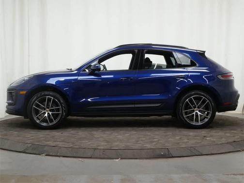 2025 Porsche Macan AWD