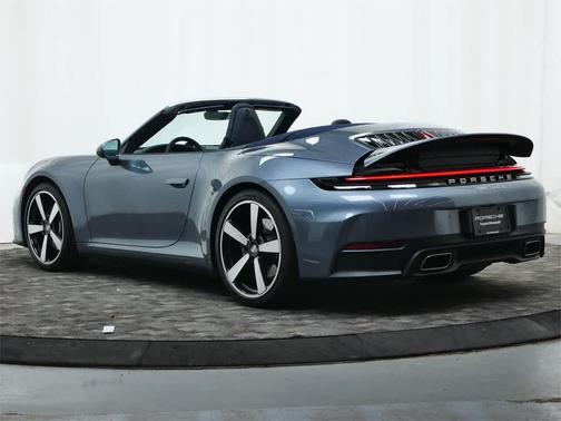 2025 Porsche 911 Carrera