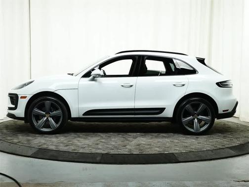 2024 Porsche Macan AWD