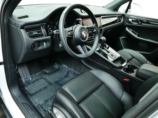 2024 Porsche Macan AWD