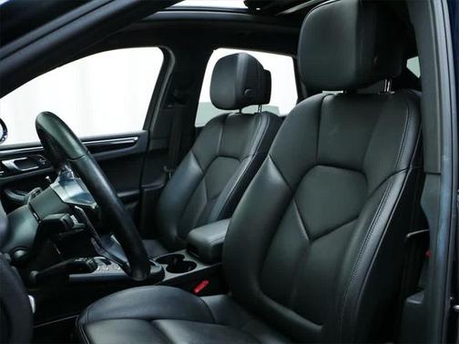 2019 Porsche Macan Base