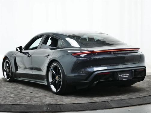 2021 Porsche Taycan Turbo