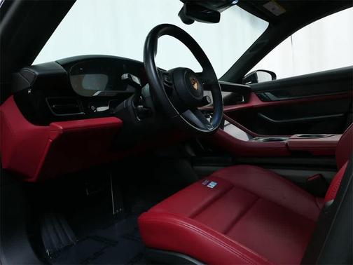 2021 Porsche Taycan Turbo