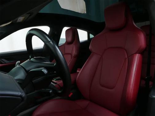 2021 Porsche Taycan Turbo