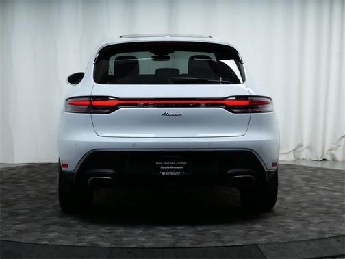 2025 Porsche Macan AWD
