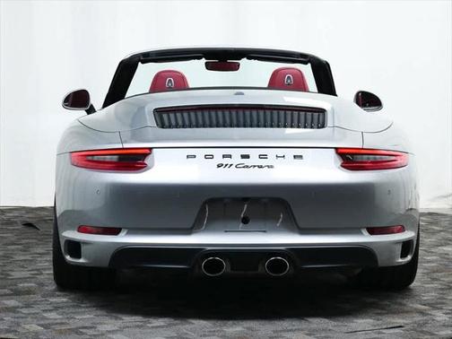 2017 Porsche 911 Carrera