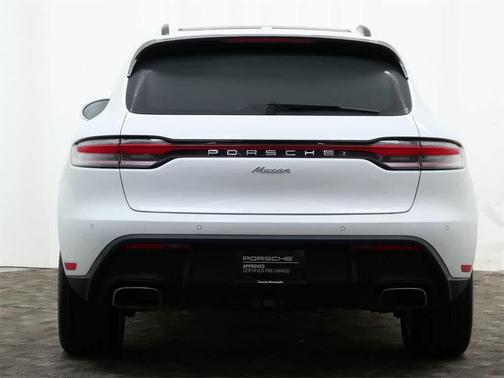 2025 Porsche Macan AWD