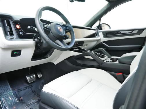 2026 Porsche Cayenne GTS