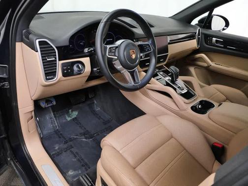 Moonlight Blue Metallic 2023 Porsche Cayenne Cayenne