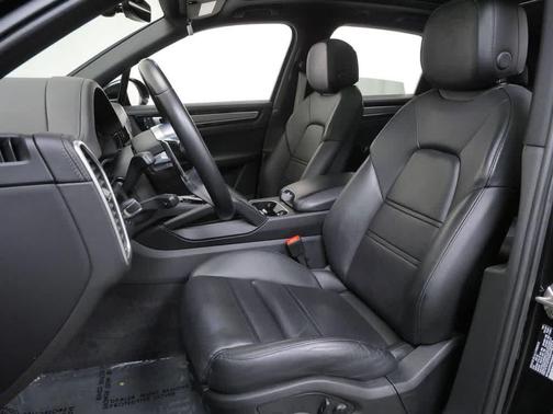 2023 Porsche Cayenne Platinum Edition