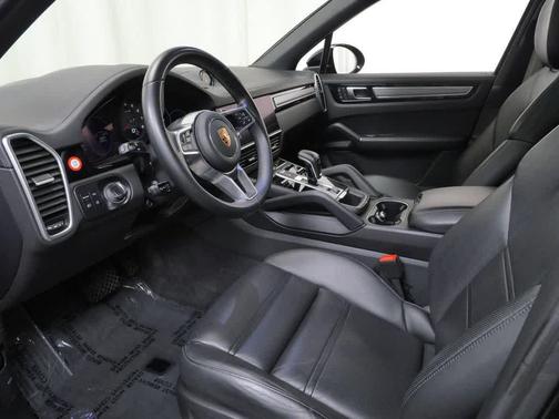2023 Porsche Cayenne Platinum Edition