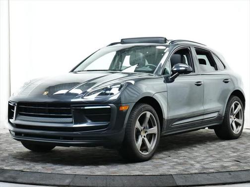 2022 Porsche Macan Base