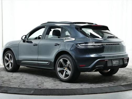 2022 Porsche Macan Base