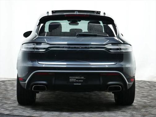 2022 Porsche Macan Base