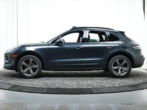 2022 Porsche Macan Base