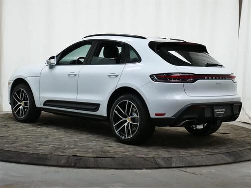 2026 Porsche Macan AWD