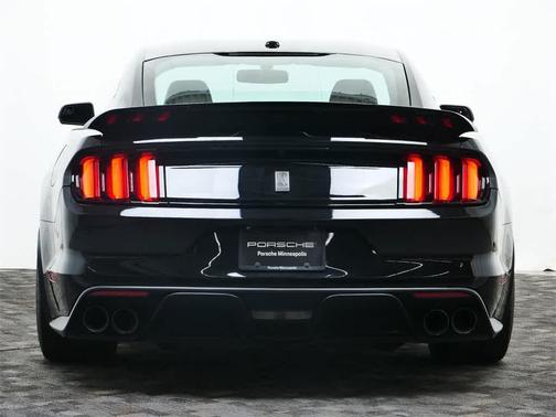 2016 Ford Shelby GT350 Base