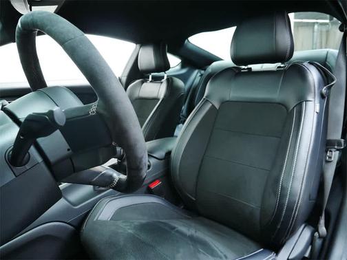 2016 Ford Shelby GT350 Base
