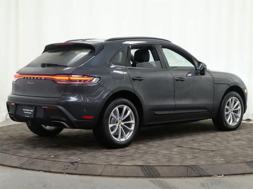 2026 Porsche Macan AWD