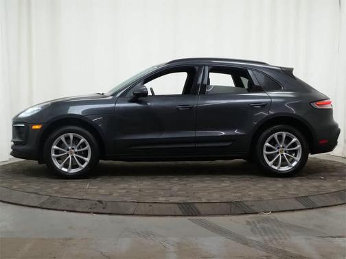 2026 Porsche Macan AWD