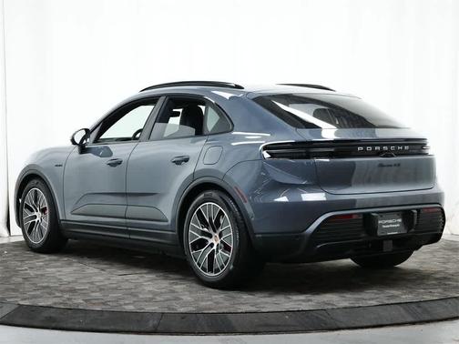 2025 Porsche Macan 4S