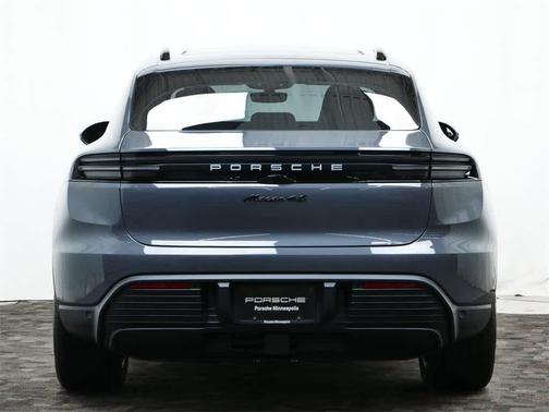 2025 Porsche Macan 4S