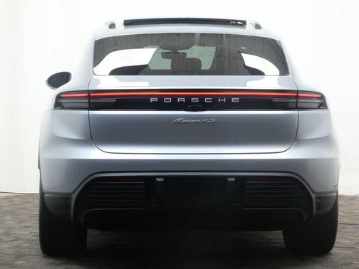 2025 Porsche Macan Macan Electric 4
