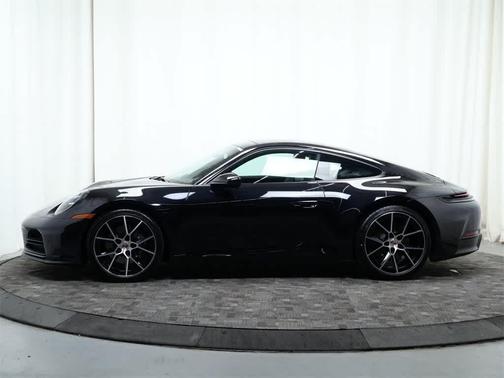 2025 Porsche 911 Carrera