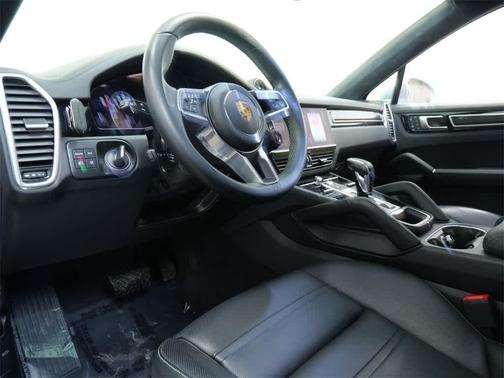 2023 Porsche Cayenne Platinum Edition